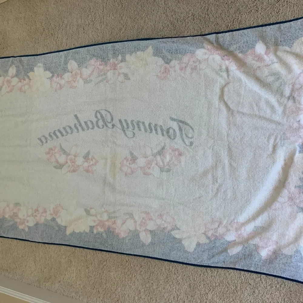 Tommy Bahama Beach towel & mercury boat beach Tote